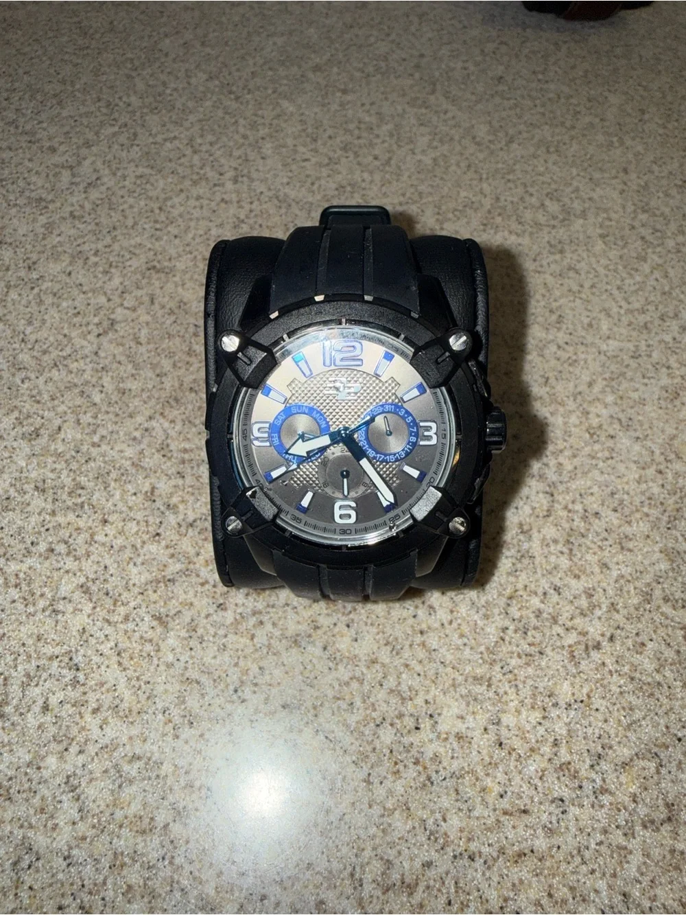 Mens Alpine Watch Rubber Strap Grey Dial Blue Accent